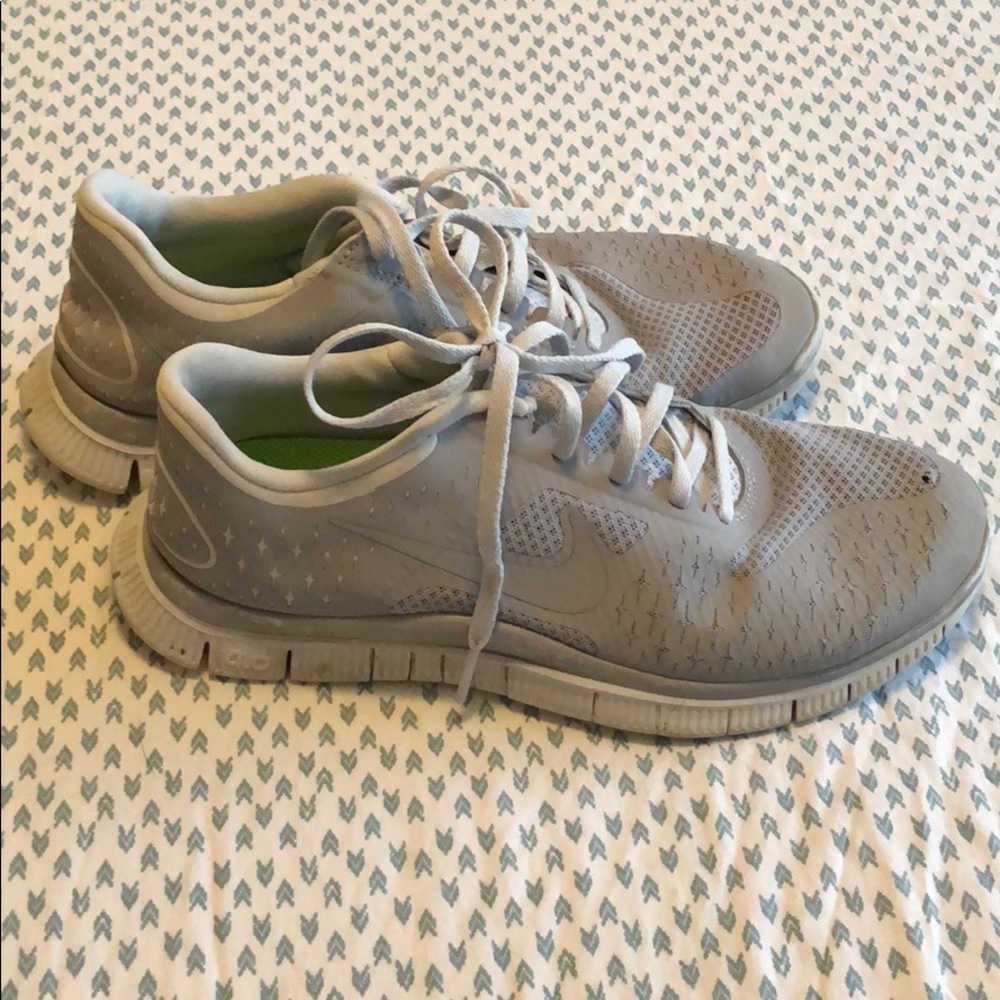Nike tennis shoes